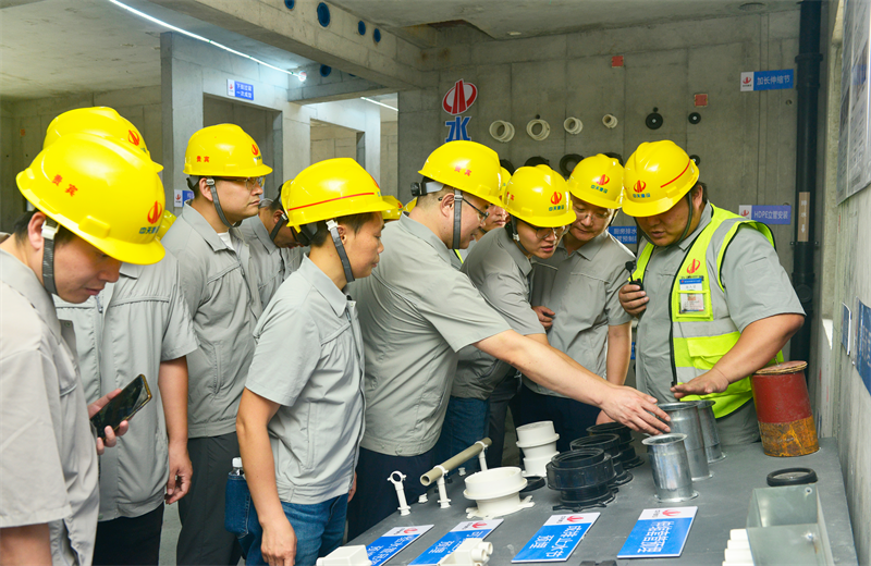 为进一步推进优质客户高效履约，提升交付品质、达成客户满意，2025年6月25日，918博天堂建设集团在上海组织召开2025年越秀地产、华润置业客户履约推进会。